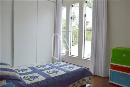 Quarto 03 com armário  