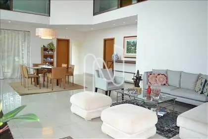  Sala para 02 ambientes com pé direito duplo 