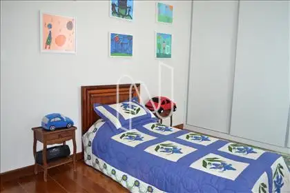 Quarto 03 com armário 