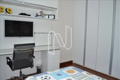 Quarto 02 com armário  
