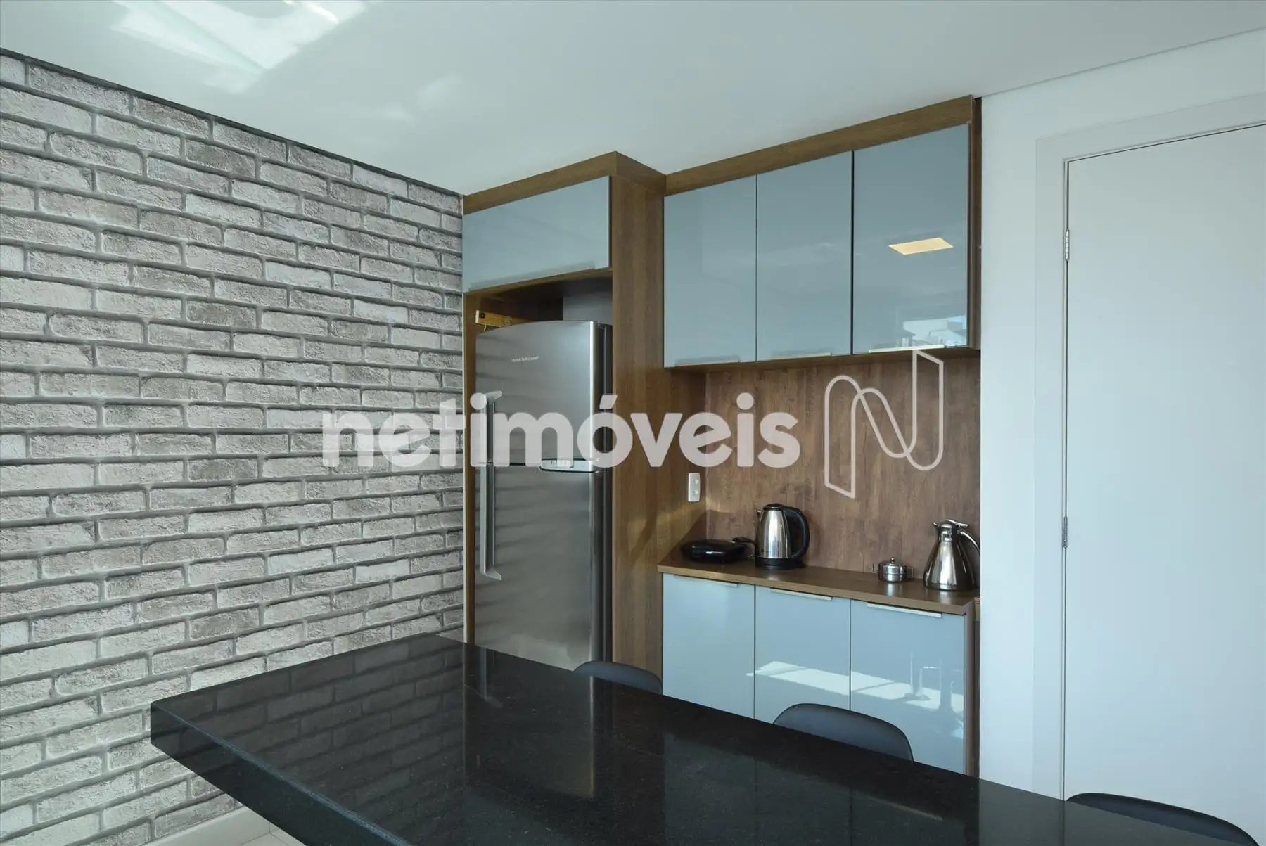 Cozinha com armários