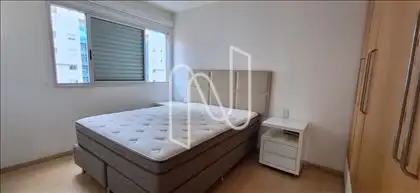 Quarto 02 c/ armário, sapateiro e ar cond. 