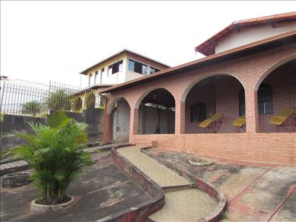 Entrada com jardim 
