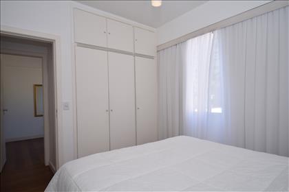 Quarto 01 com suíte e armário 