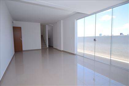 Sala ampla para 02 ambientes com varanda