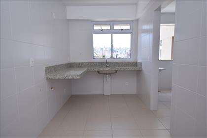 Cozinha com bancada em granito