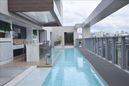 Piscina com raia aquecida