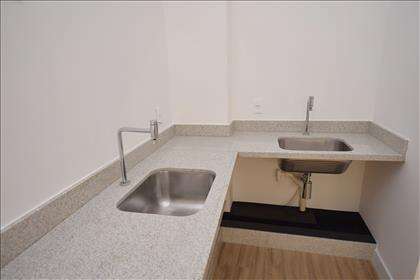 Cozinha com área de serviço integrada