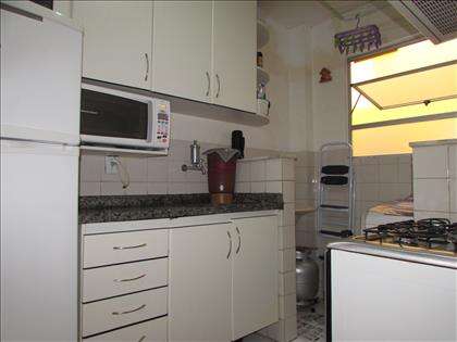 Cozinha com armários