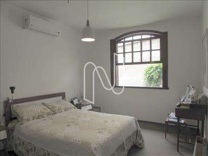 Quarto suíte com closet 