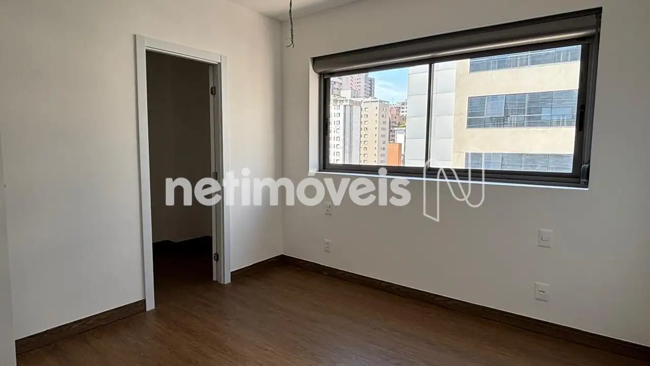 Quarto com suíte e closet