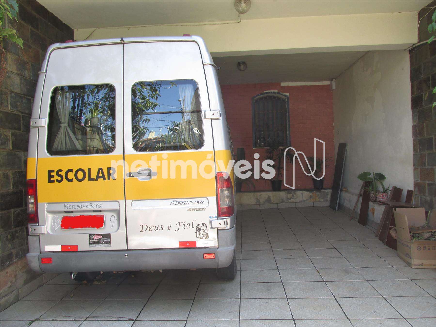 Garagem para 04 carros pequenos 