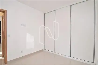 Quarto 02 com armário e box blindex 