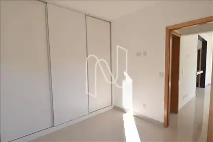 Quarto suíte 01 com armário