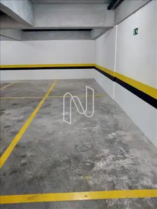 02 vagas em linha no piso 01