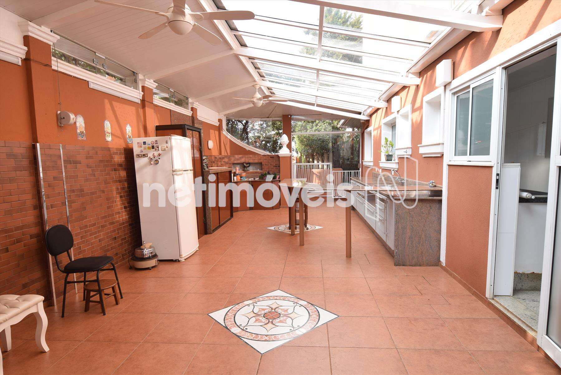 Espaço gourmet amplo com solarium