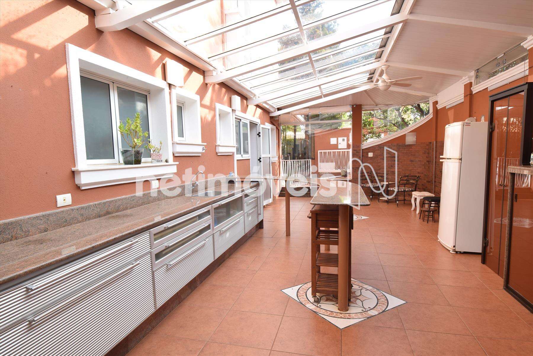 Espaço gourmet amplo com solarium