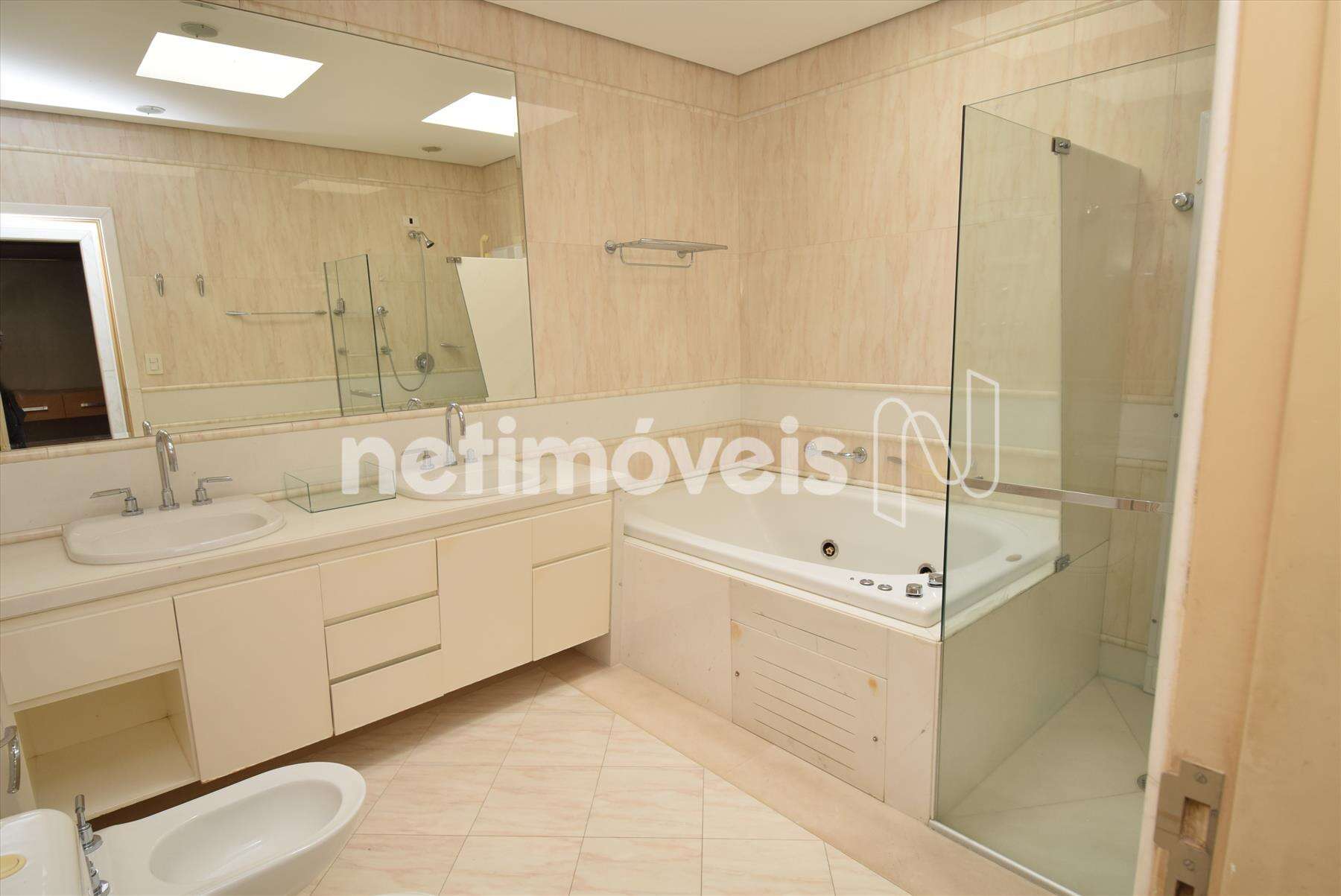 Suíte máster com hidromassagem