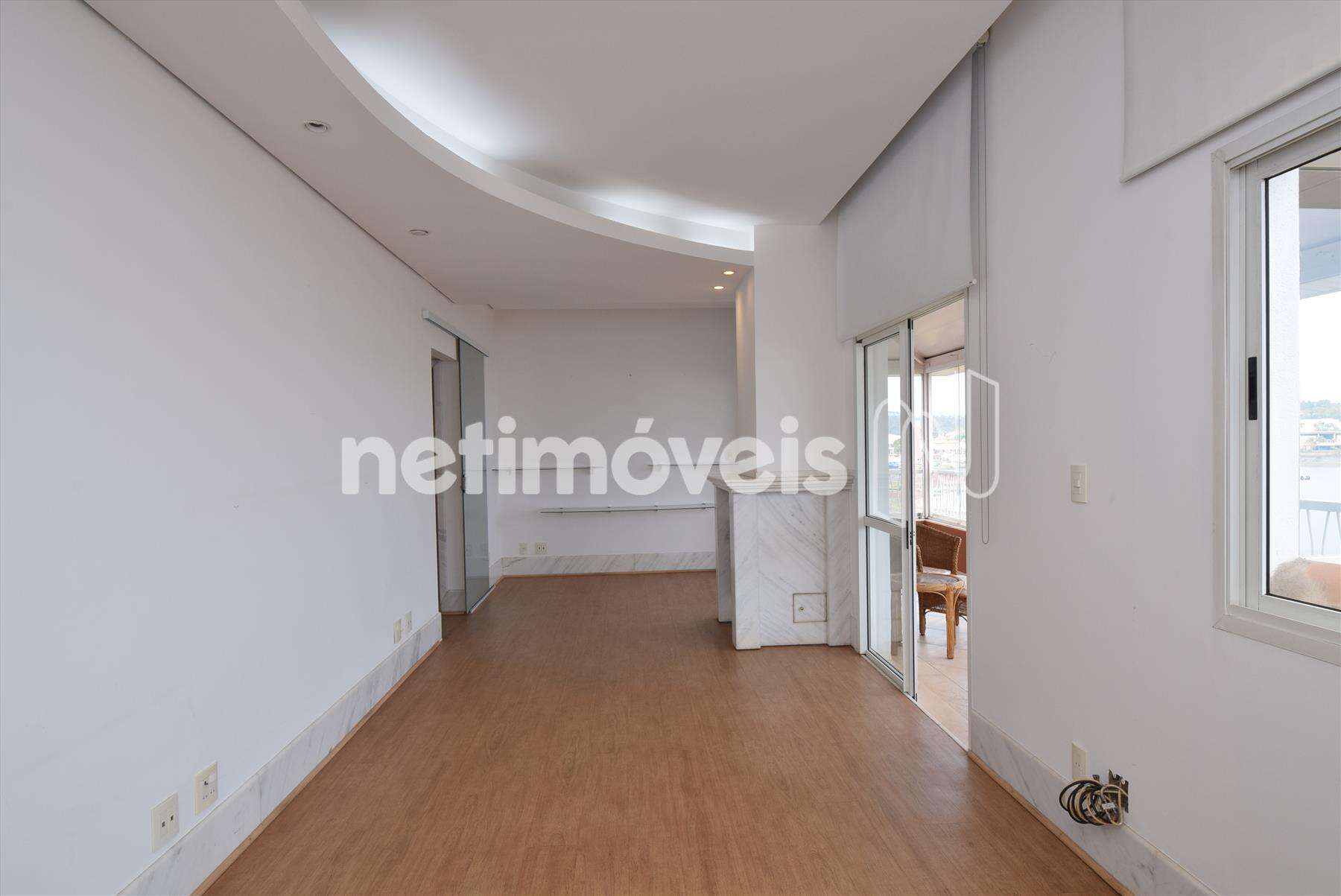 Quarto suíte máster com lareira e varanda