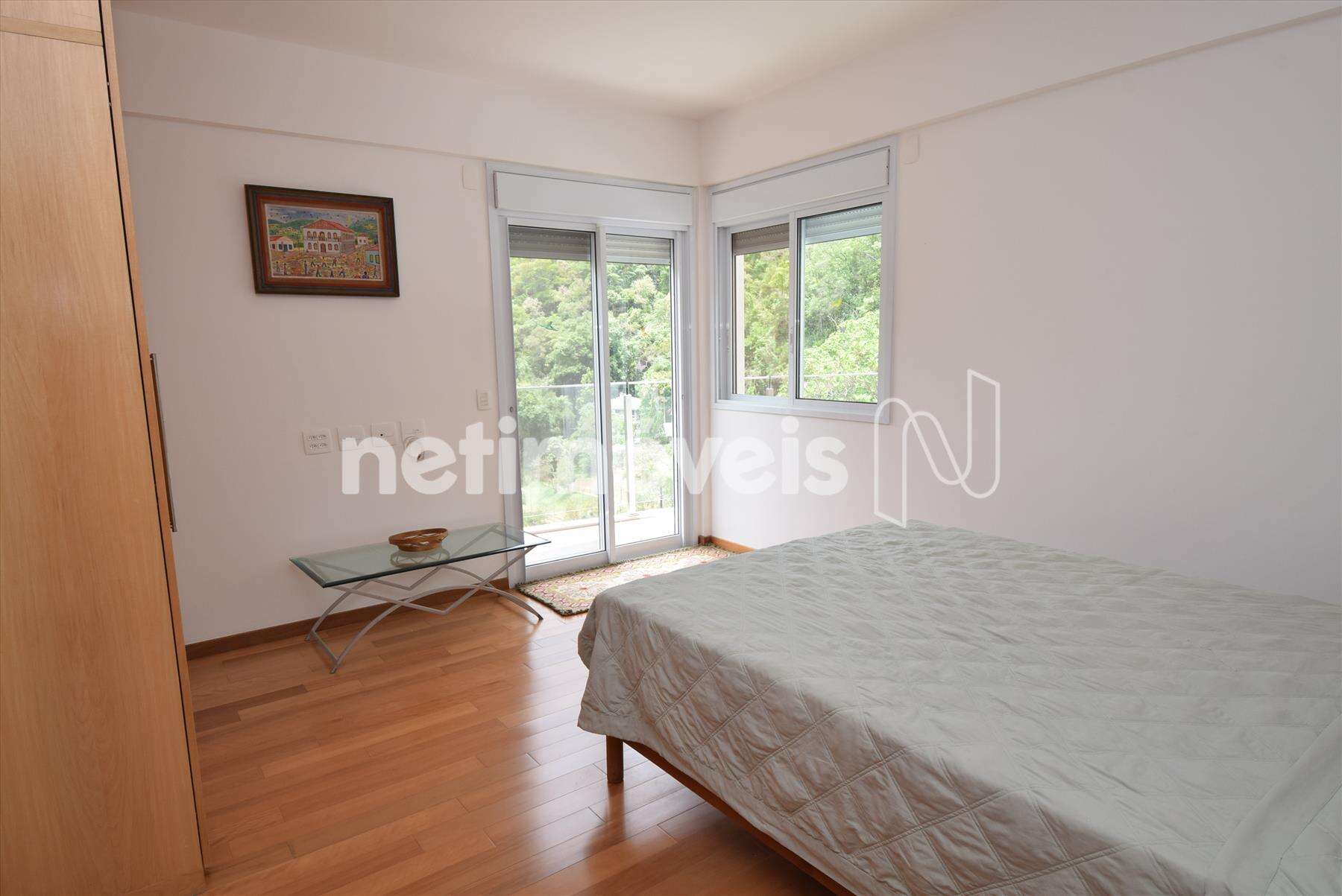 Quarto 02 com semissuíte e varanda