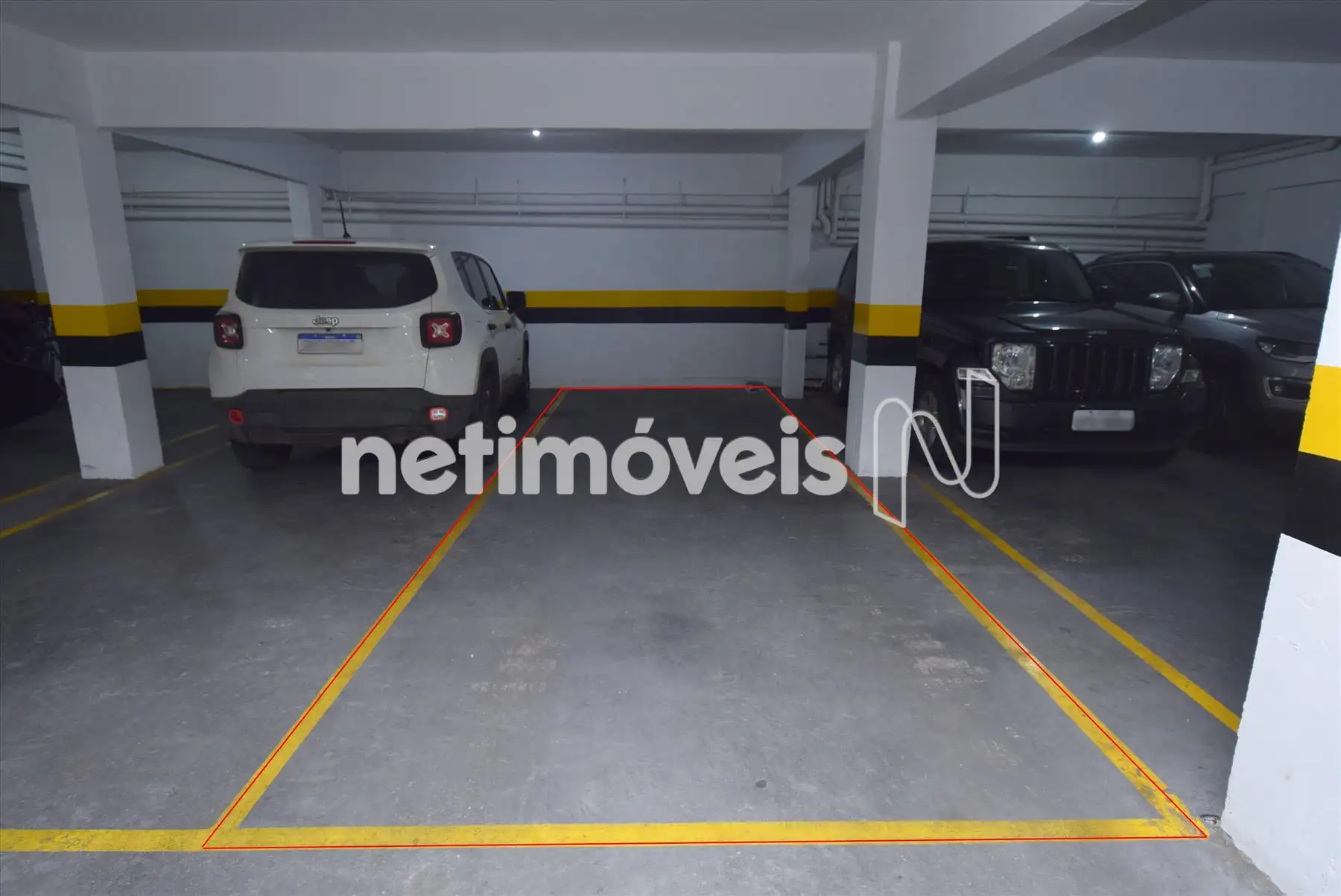 03 vagas de garagem: 01 avulsa + 02 em linha