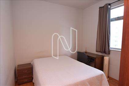 Quarto casal com armários