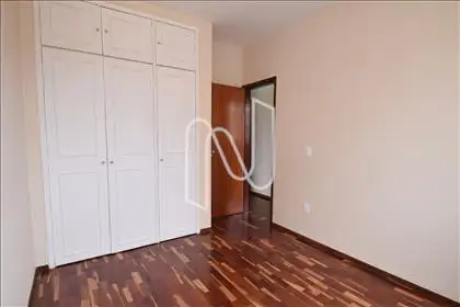  Quarto 02 com armário