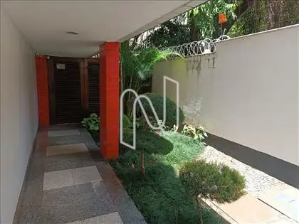 Entrada do prédio 