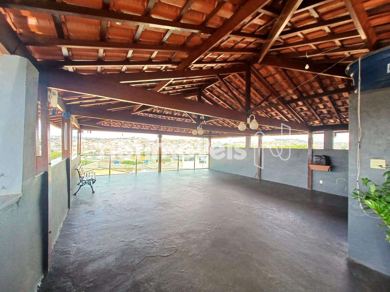 23 Área livre 2º Piso Coberta