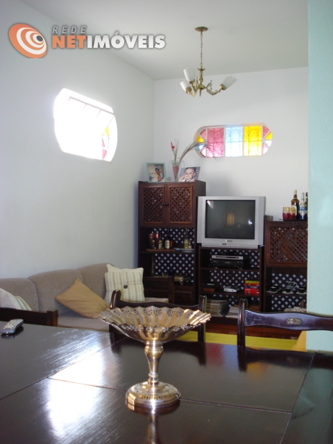Casa para comprar com 226 m², 3 quartos, 2 banheiros, 2 vagas em Cidade Nova, Belo Horizonte