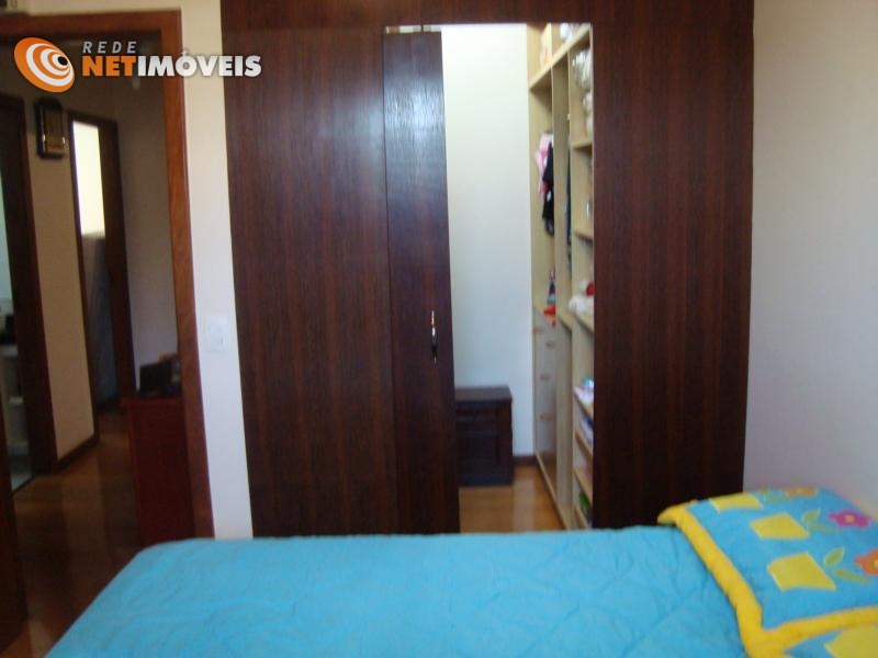 Quarto com closet
