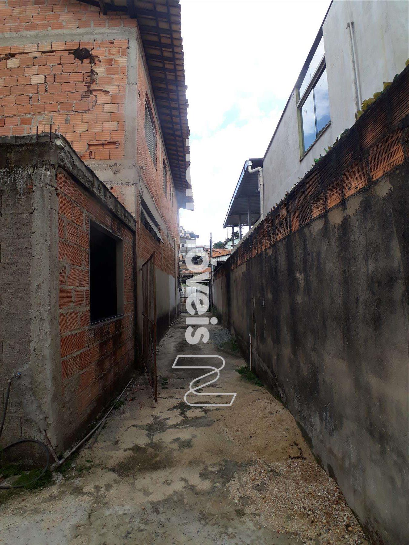 Entrada garagem fundos