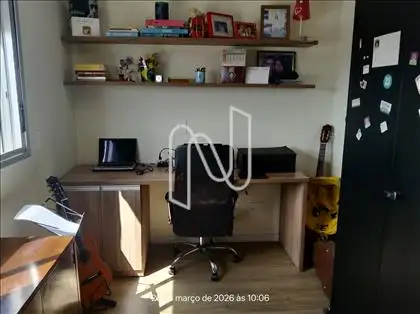 Terceiro quarto.