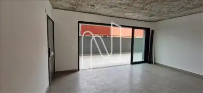 Sala com acesso à área privativa