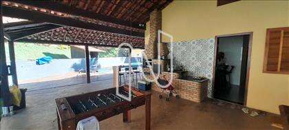 Espaço Gourmet com Fogão e Forno a Lenha