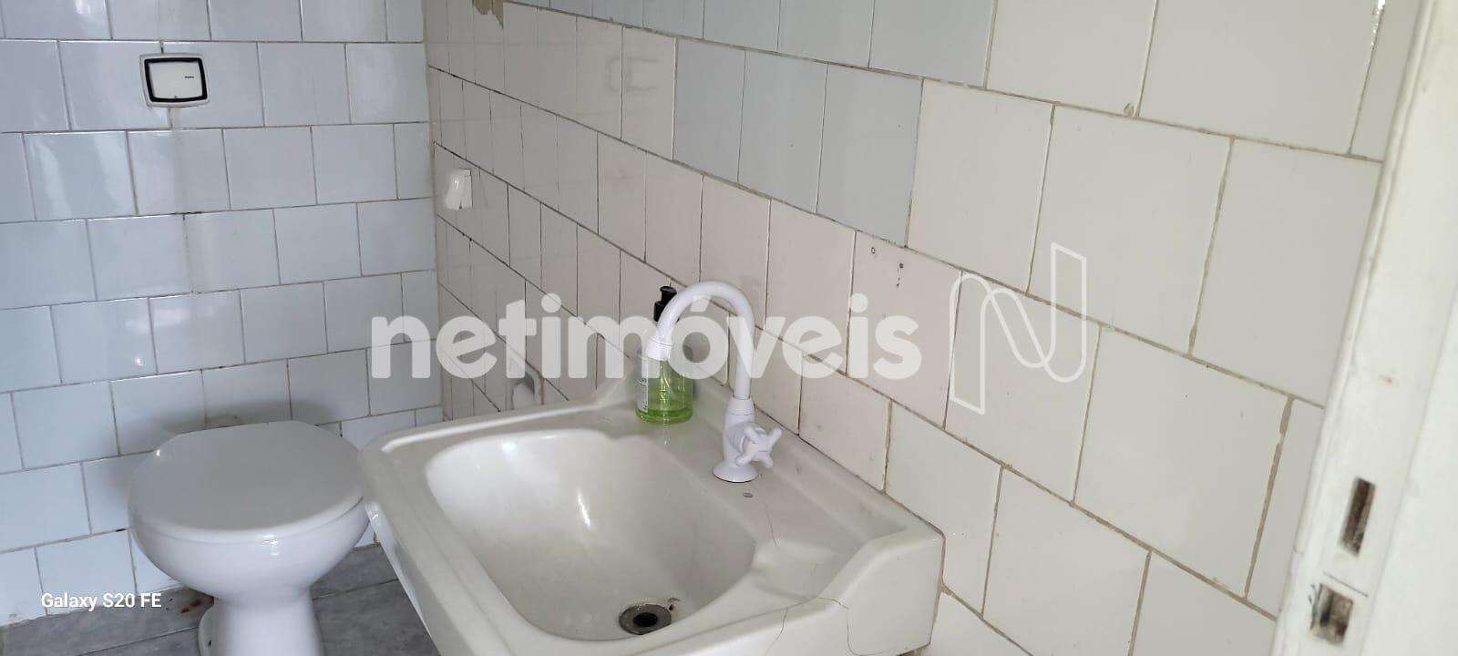 Banheiro (ângulo 2)