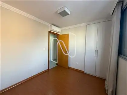 Quarto 1 ângulo 2