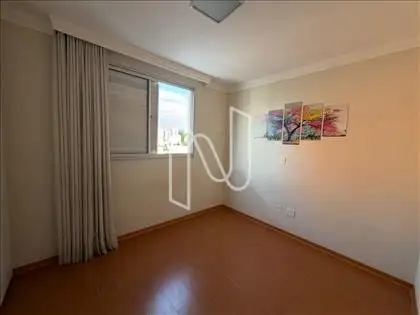 Quarto 1 ângulo 1