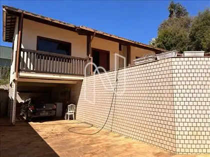 Garagem  (ângulo 1)Garagem  (ângulo 1)