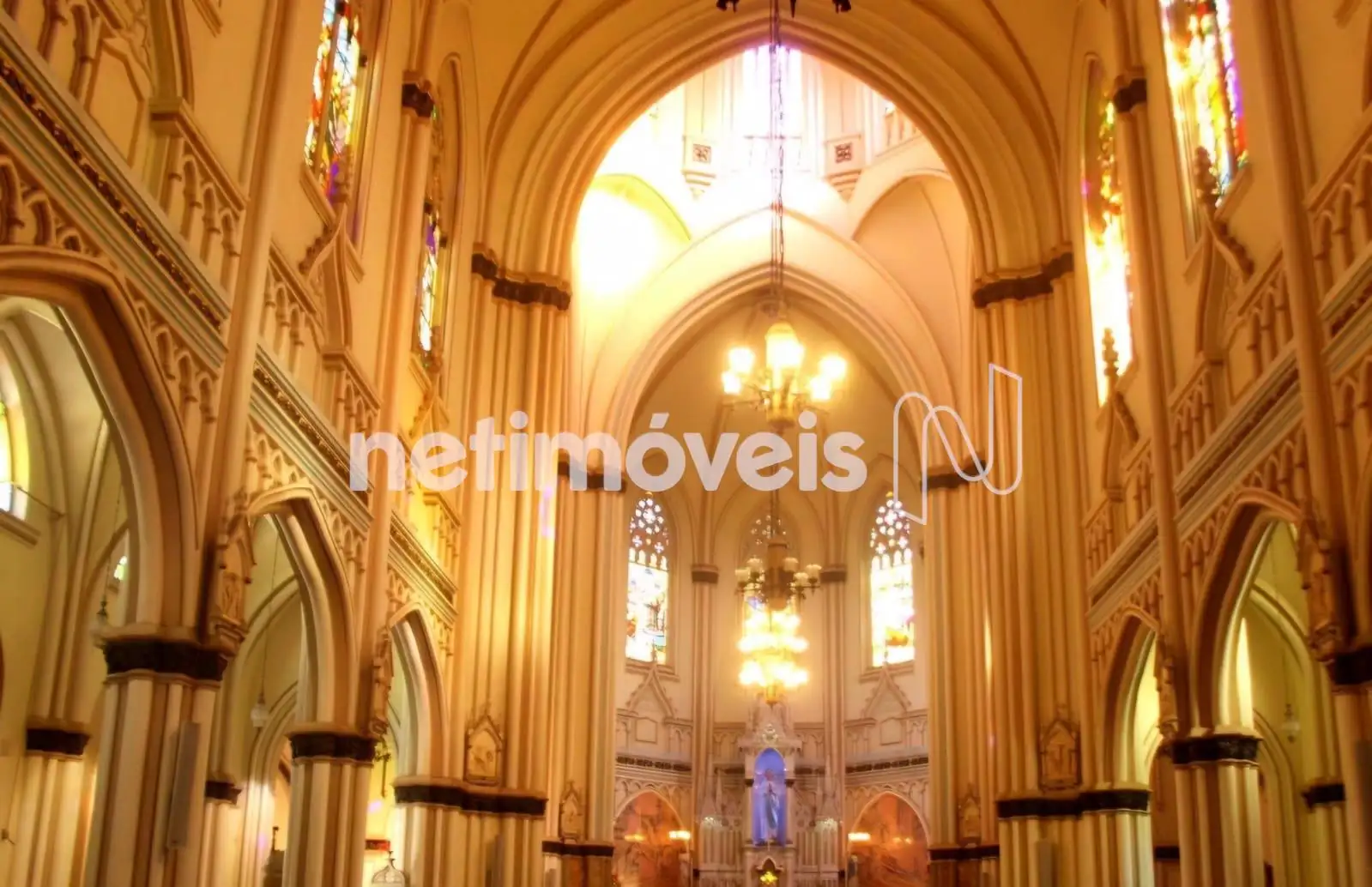 Próximo Igreja de Lourdes