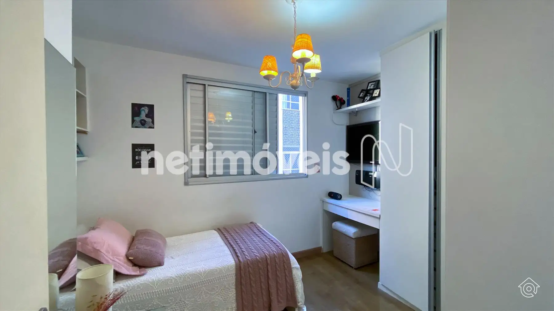 Quarto 1 ângulo 1 