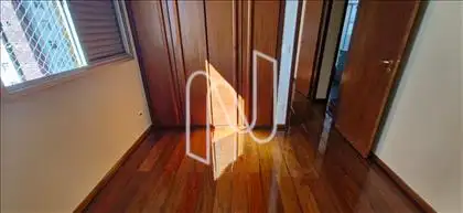 Quaarto com armário