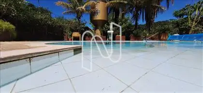 Espaço para crianças e bebes na piscina 