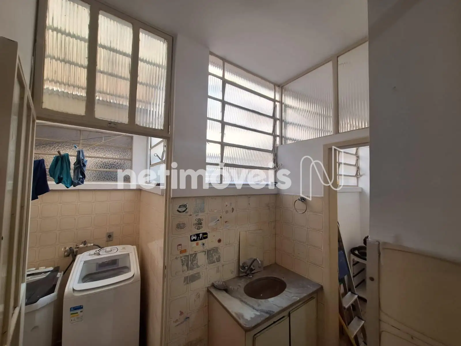 DCE e área de serviço