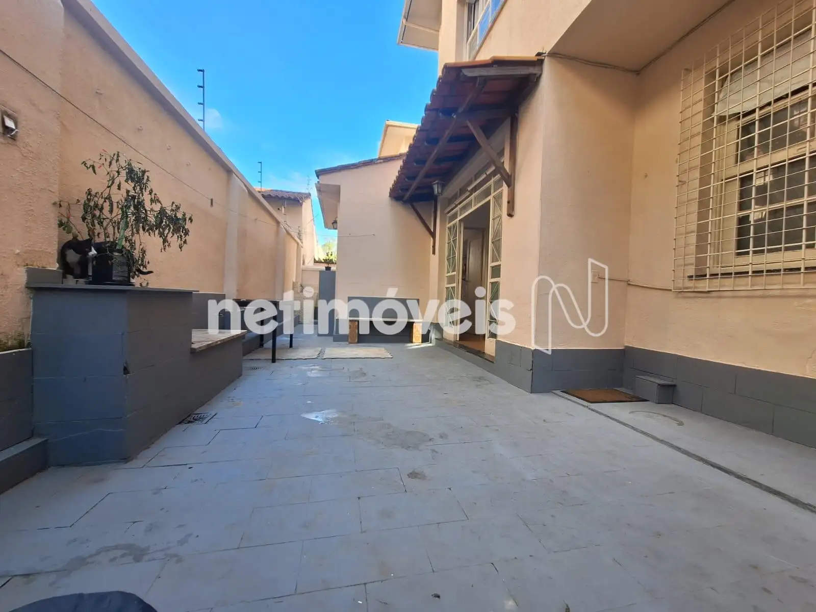 Área privativa de fora a fora do apto