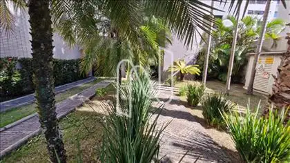 Jardim do prédio ângulo 2