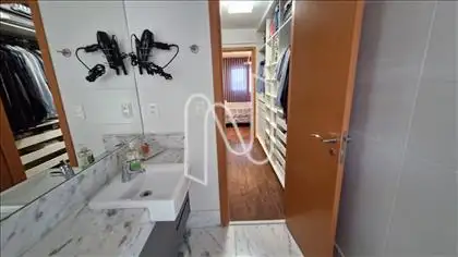 Banho suíte master ângulo 1