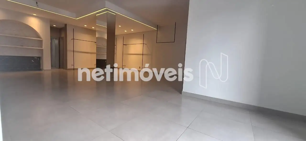 Casa reformada para comercial