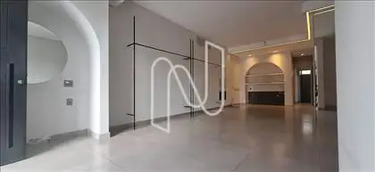 Abrigou-se um show room de moda 