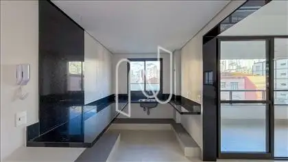 Acabamento primoroso, bancadas, louças.
